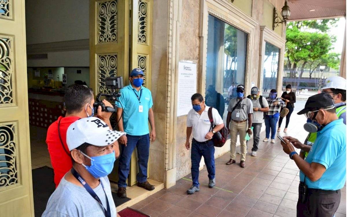 prefectura-del-guayas-trabajadores