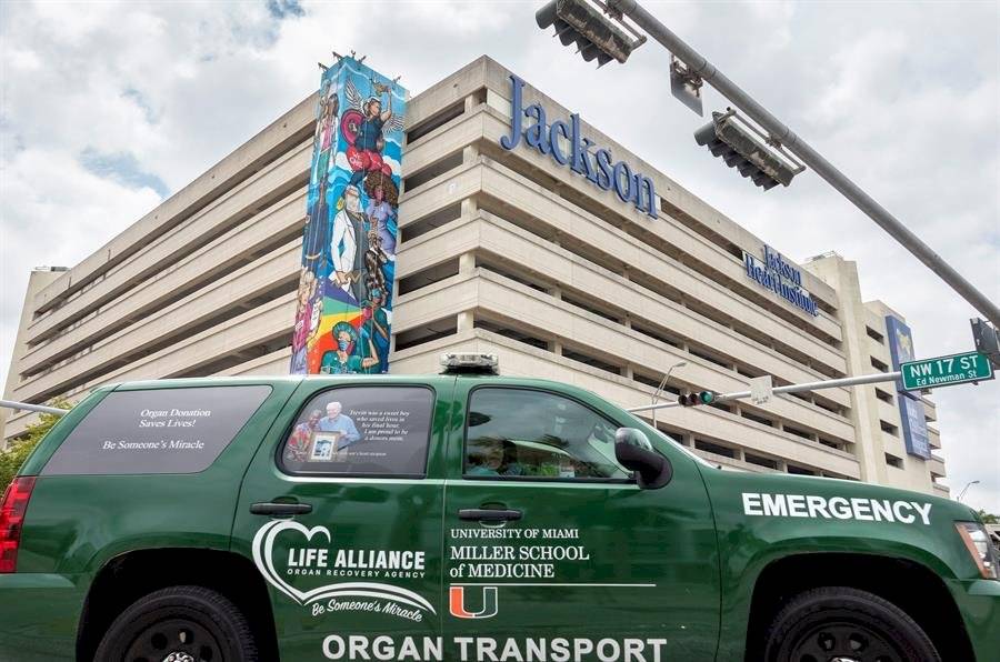Un mural de más de 40 metros para inspirar a los trabajadores esenciales de Miami