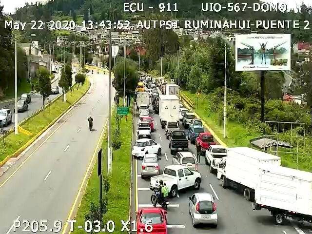 Un fallecido y un herido en accidente e incendio vehicular en la Autopista General Rumiñahui