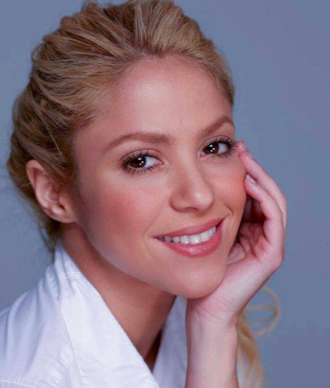 Shakira es Acuario Shakira es Acuario