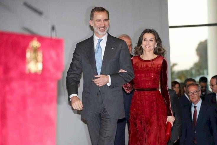 Te sorprenderá conocer cuál es el vestido más costoso del armario de la reina Letizia firmado por Carolina Herrera