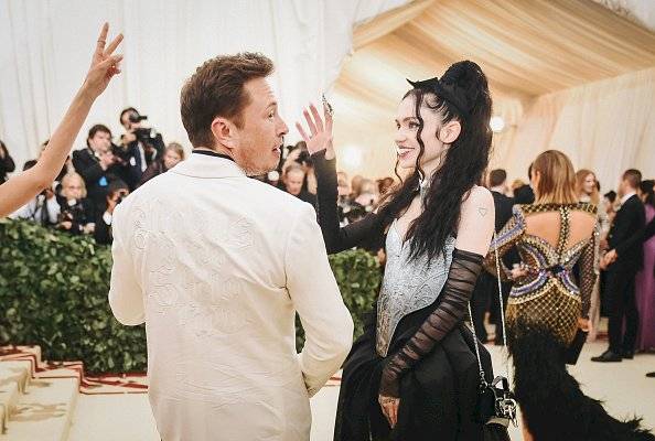 Elon Musk y Grimes - Getty