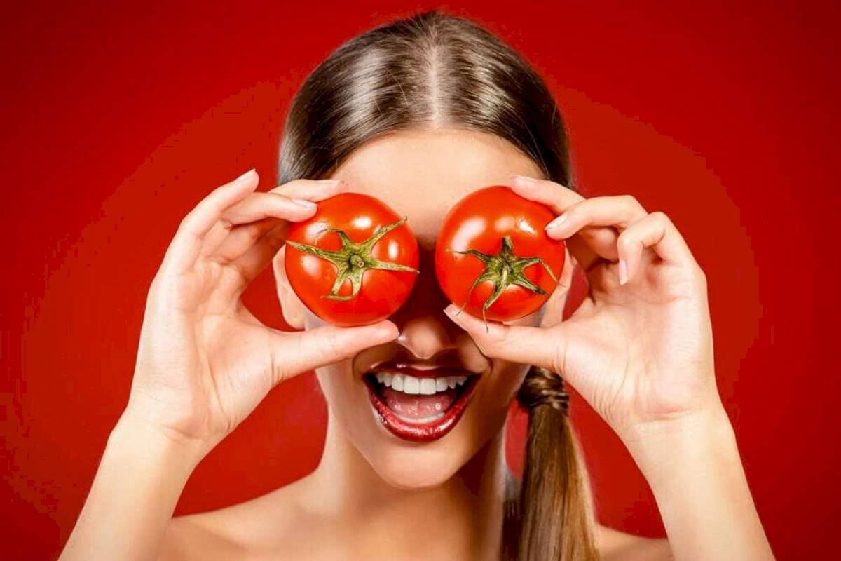 El tomate y el yogurt hacer una mezcla perfecta