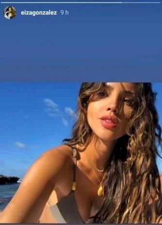 Eiza González seduce a sus fans con un labial rojo