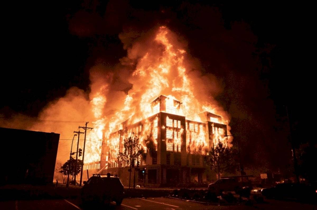 Estación de Policía incendiada