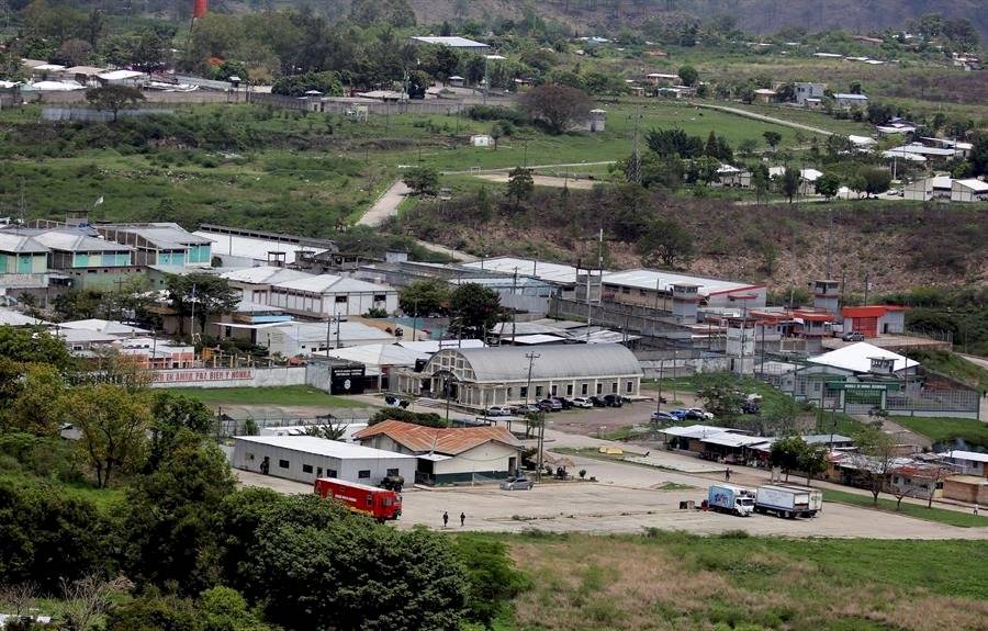 Los contagios de COVID-19 suben en las hacinadas prisiones de Centroamérica