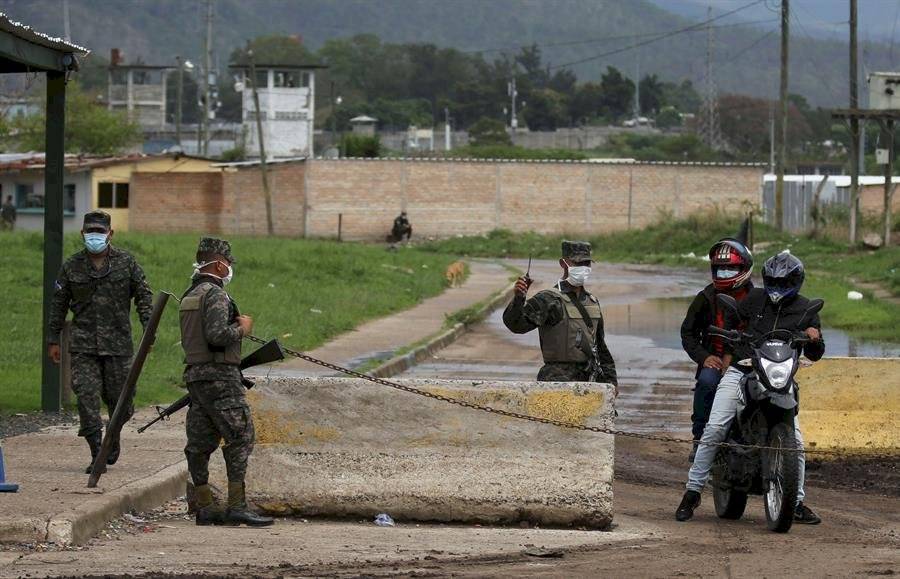 Los contagios de COVID-19 suben en las hacinadas prisiones de Centroamérica