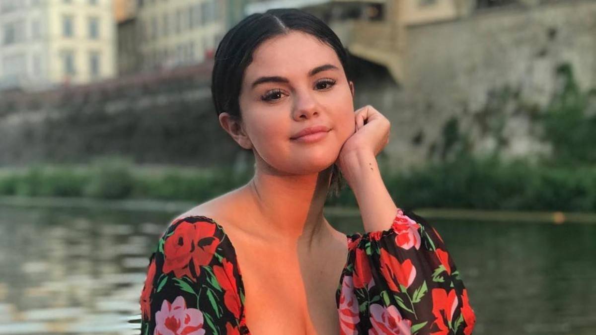 Selena Gomez nos enseña cuál es su outfit más cómodo Selena