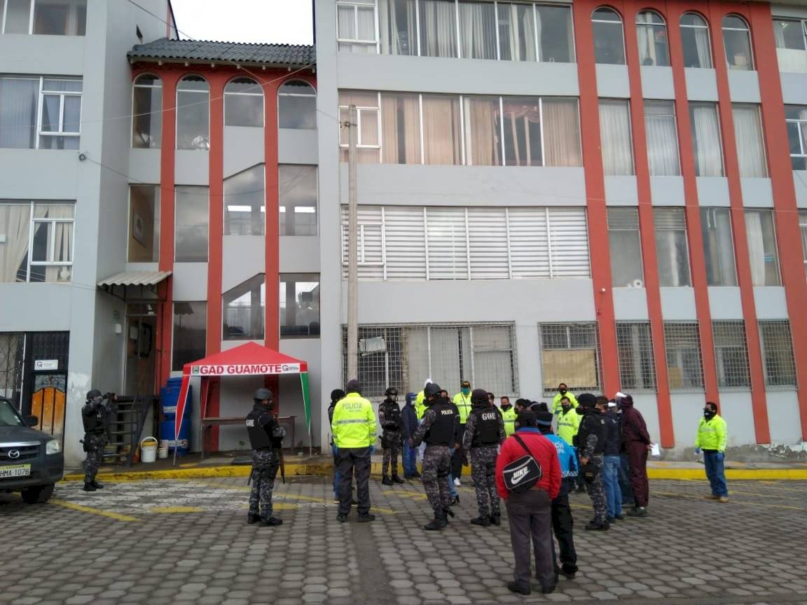 Allanan Municipio de Guamote por presunto peculado