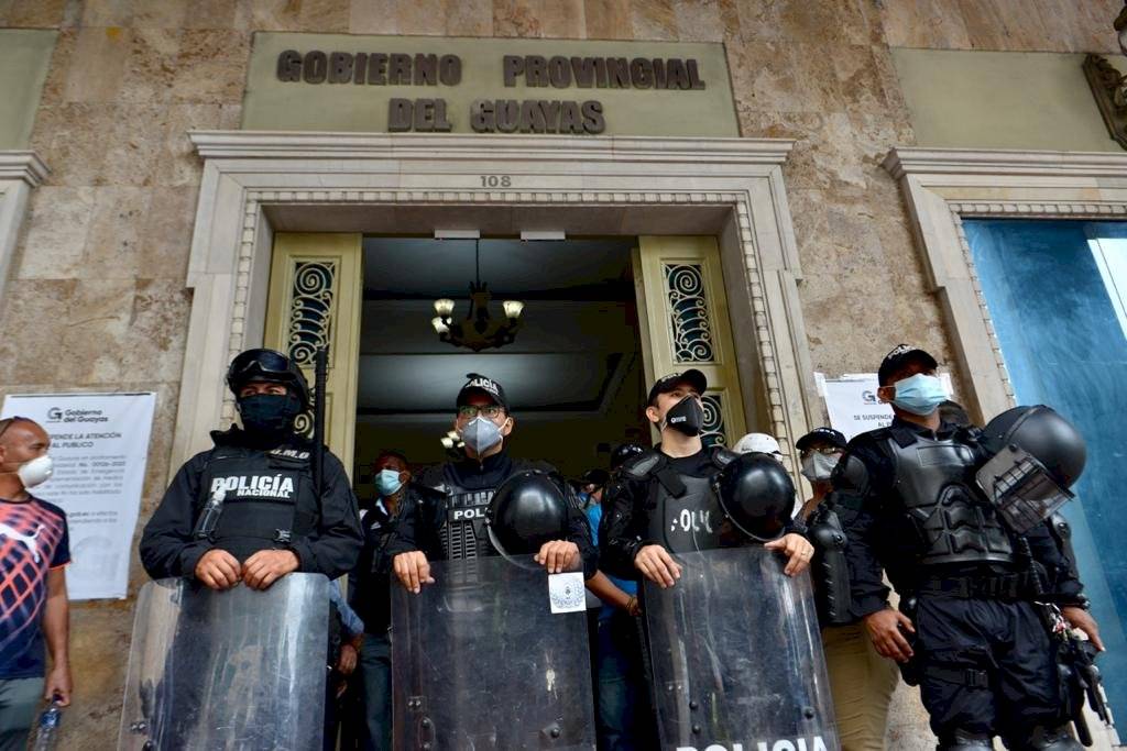 Simpatizantes del Carlos Luis Morales realizan plantón para respaldarlo