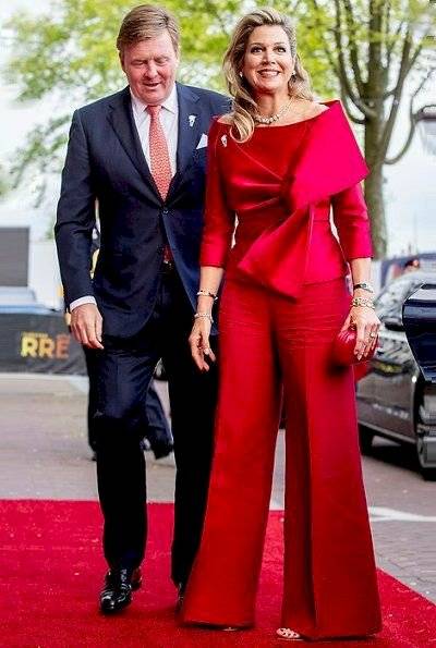 Letizia brilla en el verano: Este es el pantalón preferido por las royals para estilizar la figura