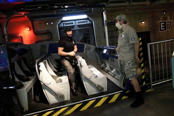 La diversión vuelve a Florida, aunque los casos de COVID-19 siguen aumentando