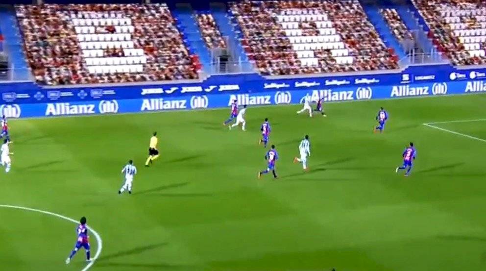 Imágenes virtuales de los hinchas en los estadios