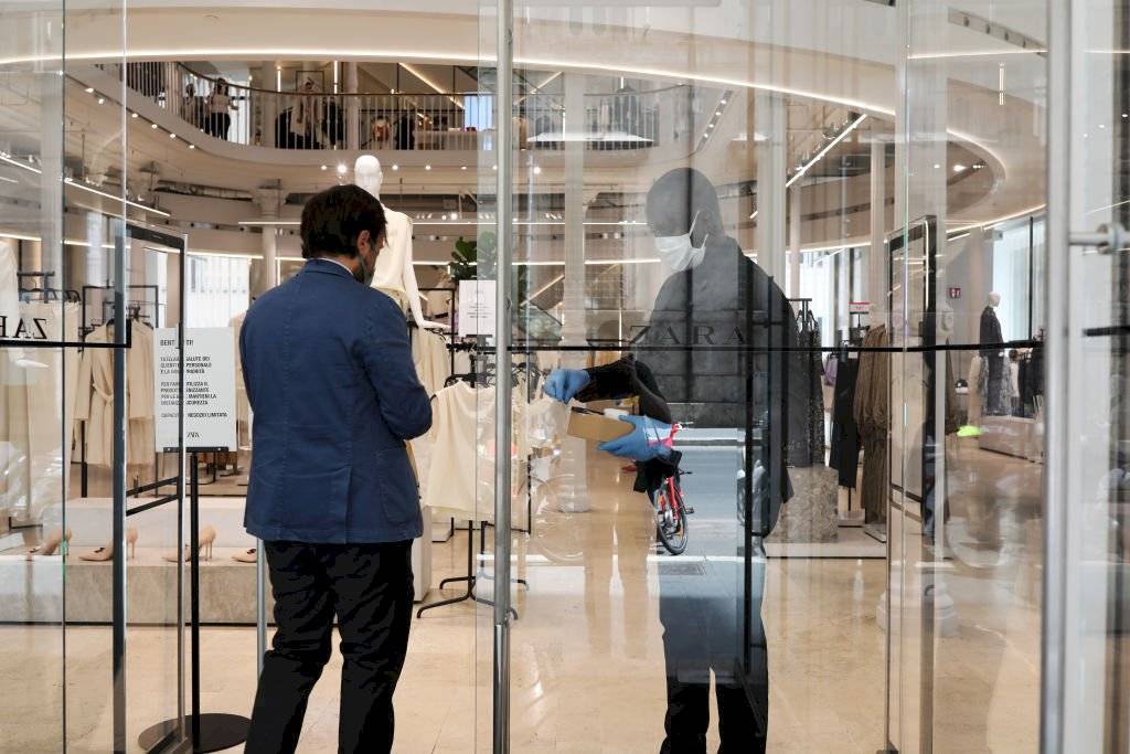 Reapertura de tiendas Zara en Italia