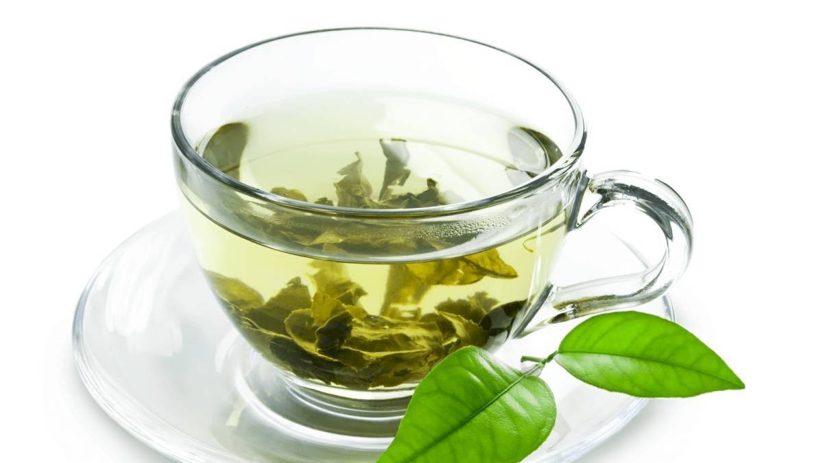 El té verde fortalece el cabello y evita su caída.