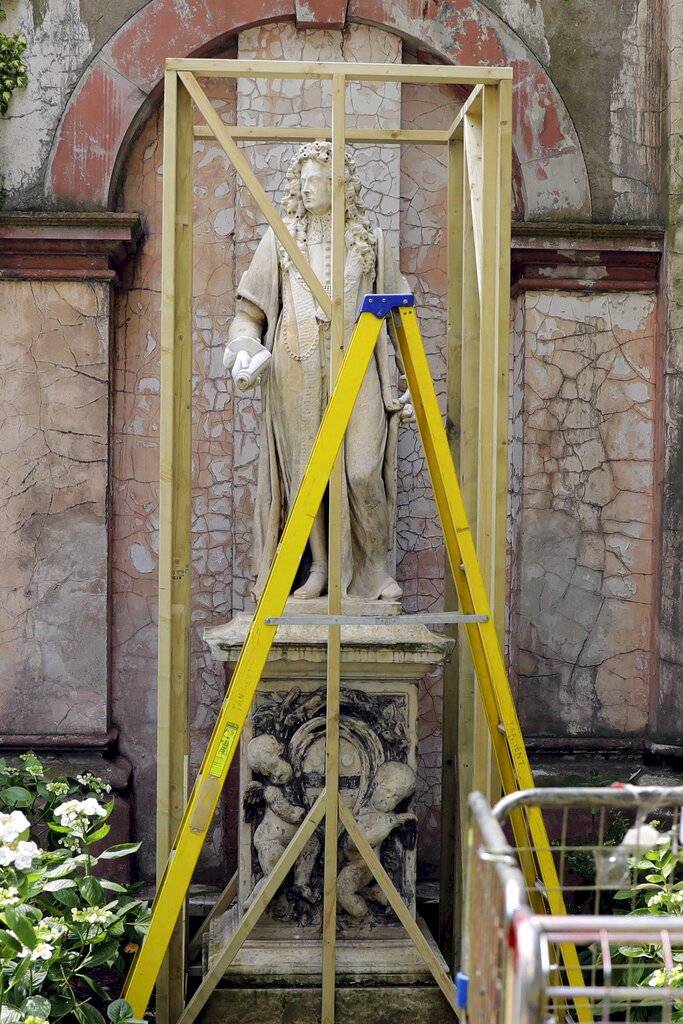 Estatua ataque