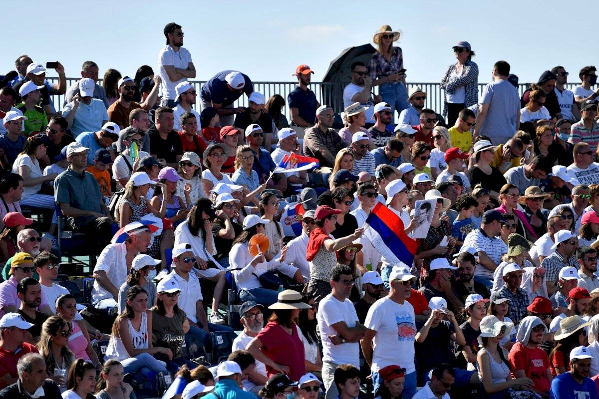 Novak Djokovic: Más de 4.000 espectadores, la mayoría sin mascarilla, llenaron el estadio de tenis