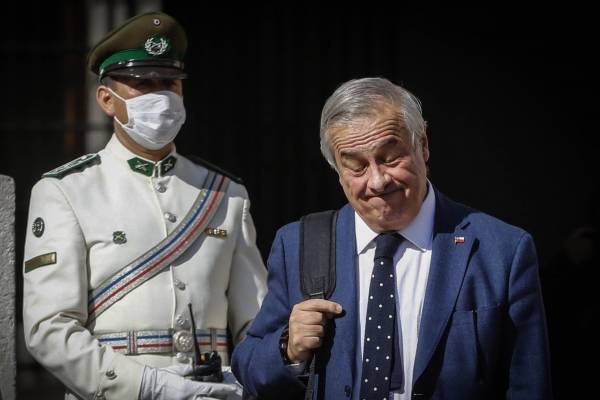 Alinco confirma que aprobará acusación contra Mañalich por "arrogante, insensible y mentiroso"