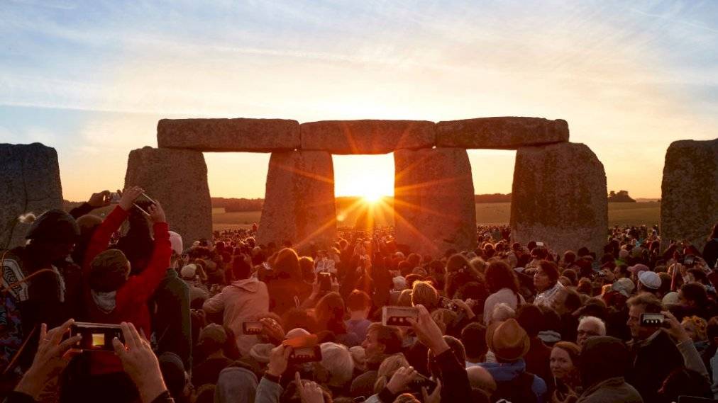 solsticio de verano en stonehenge