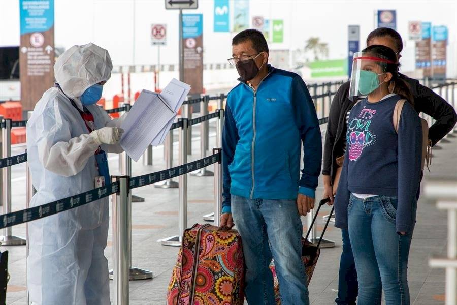Pasajeros deberán presentar pruebas PCR antes de embarcarse en vuelos nacionales