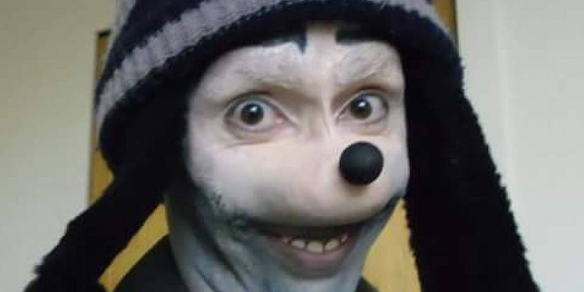 Carlos Name: ¿quién es el tipo disfrazado de Goofy que apareció en sus videos?