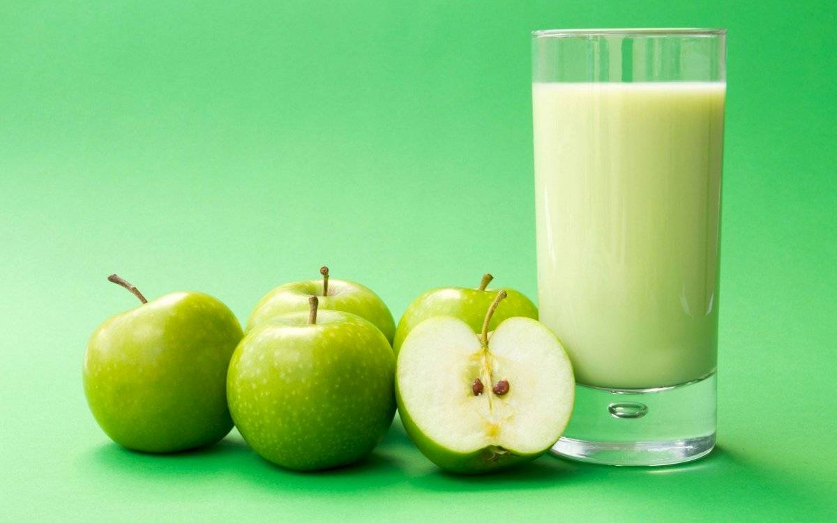 El jugo de manzana y linaza debe tomarse en ayunas.