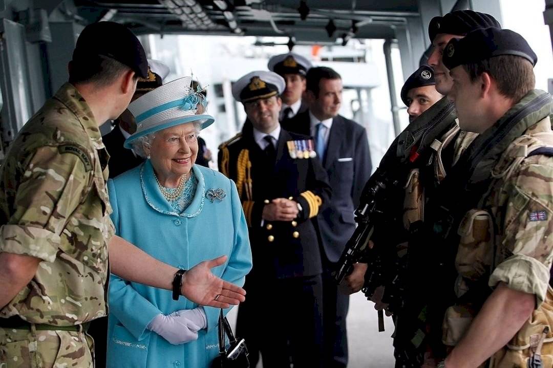Reina Isabel II