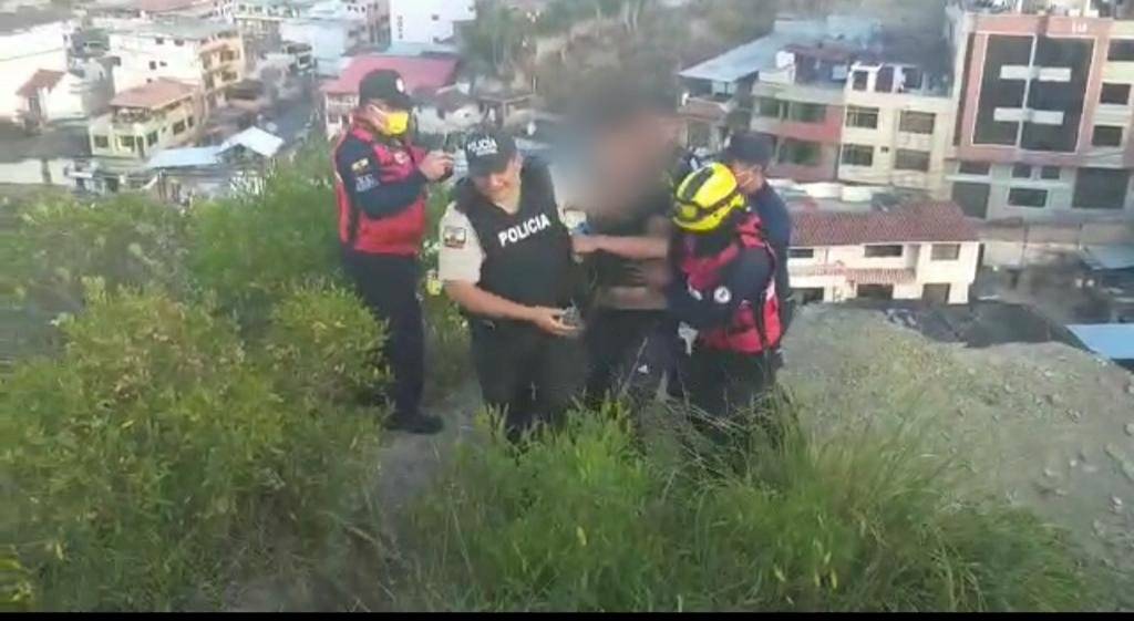Hombre intentó lanzarse desde un abismo en Loja