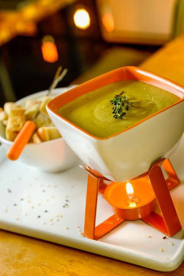 Fondue vegano de castanha de caju