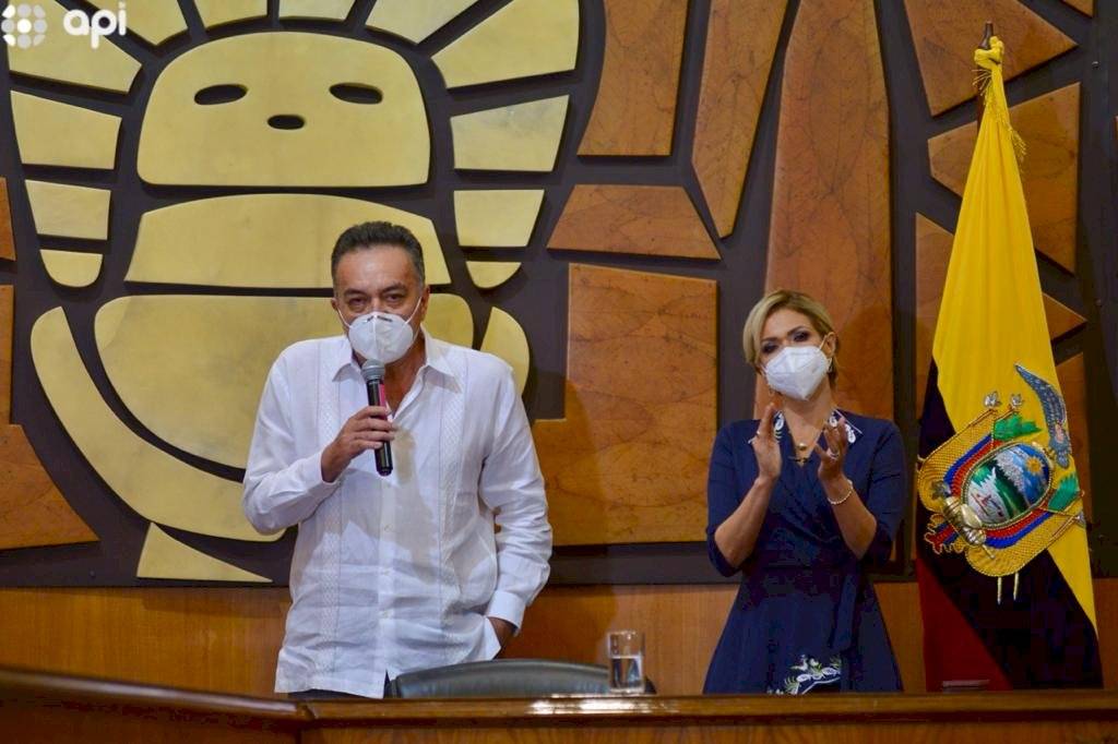 José Yúnez Parra es el nuevo viceprefecto del Guayas. La sesión estuvo presidida por la prefecta Susana González