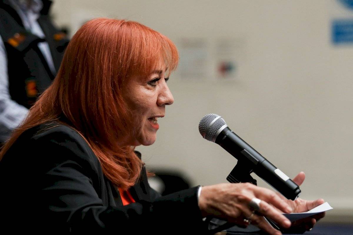 Rosario Piedra en Conferencia de prensa.