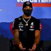 Renovación de Lewis Hamilton con Mercedes está congelada