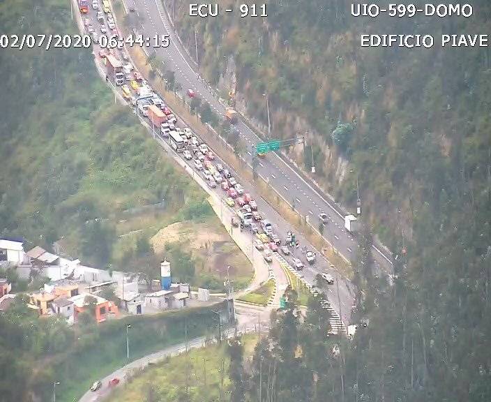 Se registra congestión vehicular en la avenida Simón Bolívar por accidente de tránsito