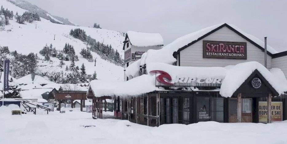 Coronavirus alcanza temporada de ski en Argentina