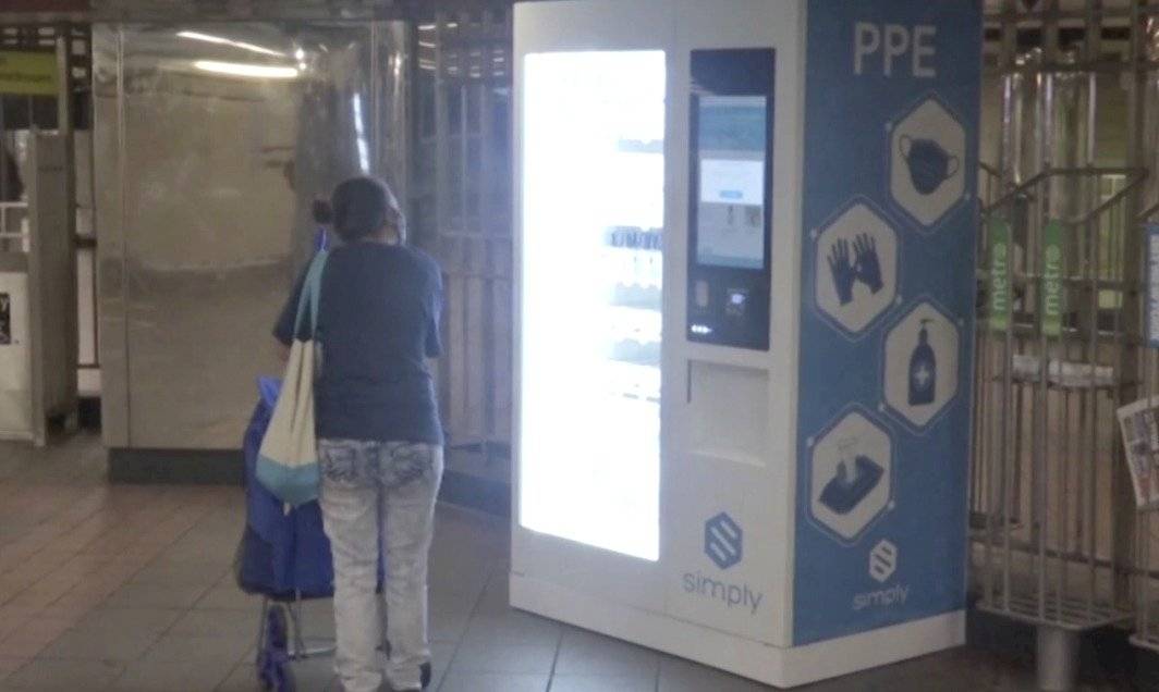 Pasajeros podrán comprar mascarillas en estaciones de metro de Nueva York