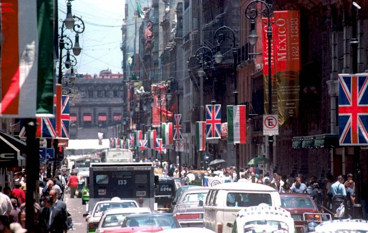 En agosto de 2001 Tony Blair visitó México. Así lucía la calle de Madero en el Centro Histórico de la Ciudad de México