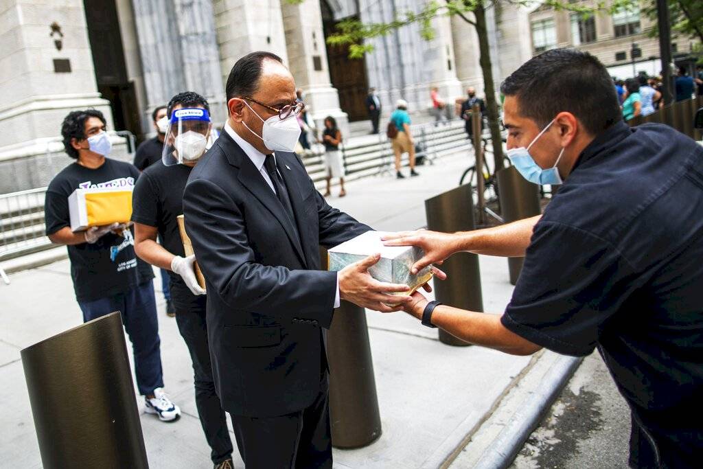 El cónsul mexicano en Nueva York, por su parte, quiso subrayar la "responsabilidad" que caracteriza al pueblo mexicano.