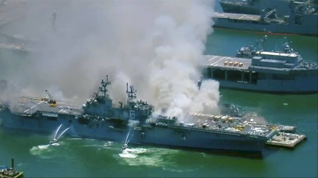 Incendio buque EEUU