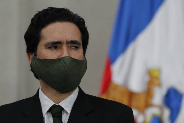 "Pueden estar tranquilos": Briones recalca que solicitud de datos del 10% tiene fines "estrictamente estadísticos"