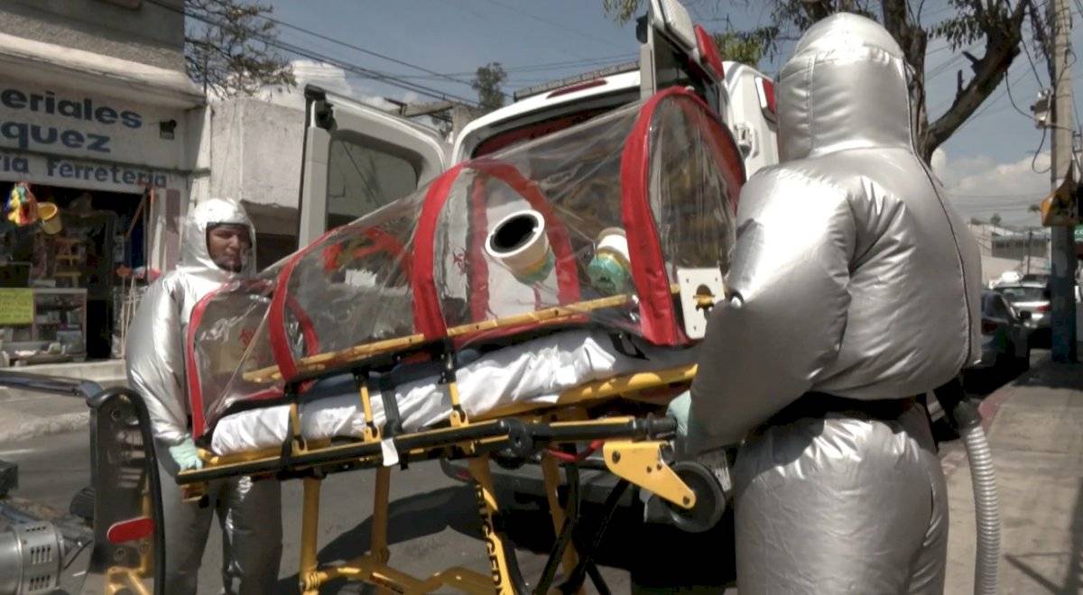 Desarrollan traje inflable que protege del Covid-19 y mantiene fresco a paramédicos