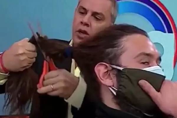 Caso Viñuela: camarógrafo al que le cortó el pelo en vivo recibió $350 mil del animador