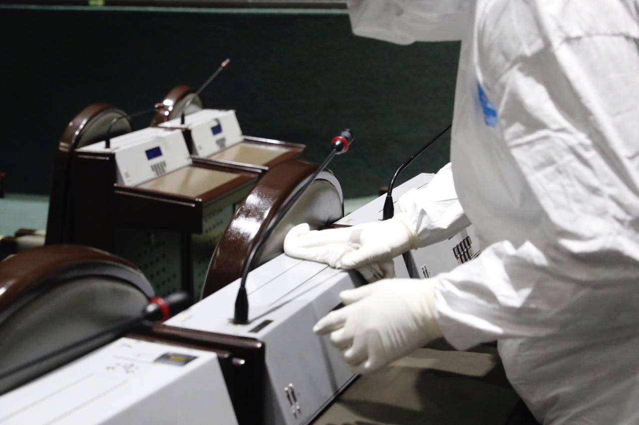 Sanitización en San Lázaro. La limpieza se realizó en el salón de plenos y áreas comunes.