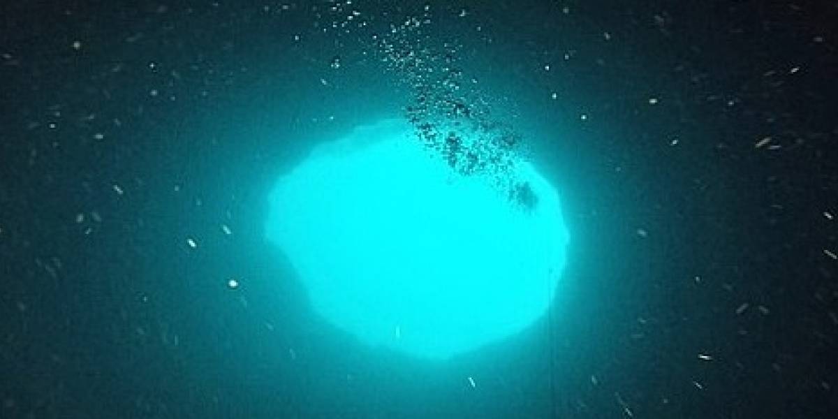 Científicos norteamericanos listos para sumergirse al misterioso agujero azul llamado 'Green Banana' ¿qué esperan encontrar?