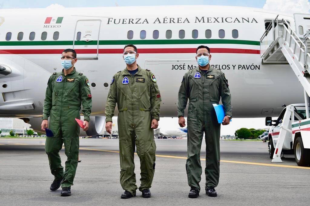 Llegada avión presidencial