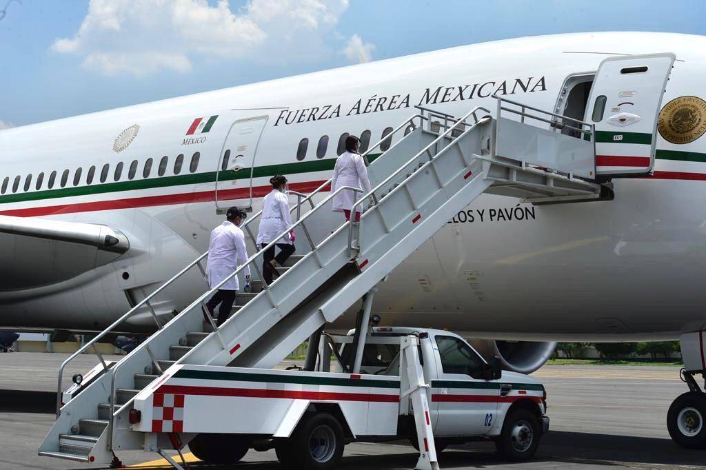 Llegada avión presidencial