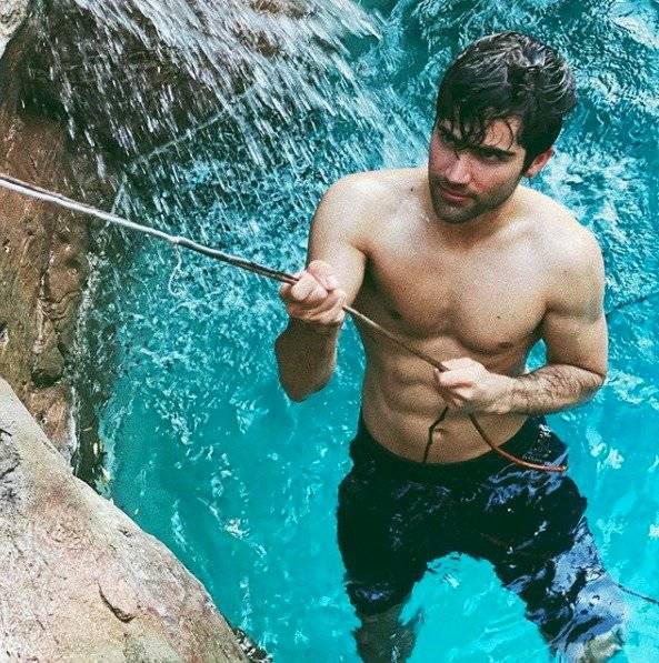 Max Ehrich: conoce al guapo actor que está comprometido con Demi Lovato