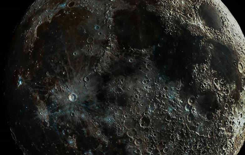 La textura de la Luna en otra edición de McCarthy La textura de la Luna en otra edición de McCarthy