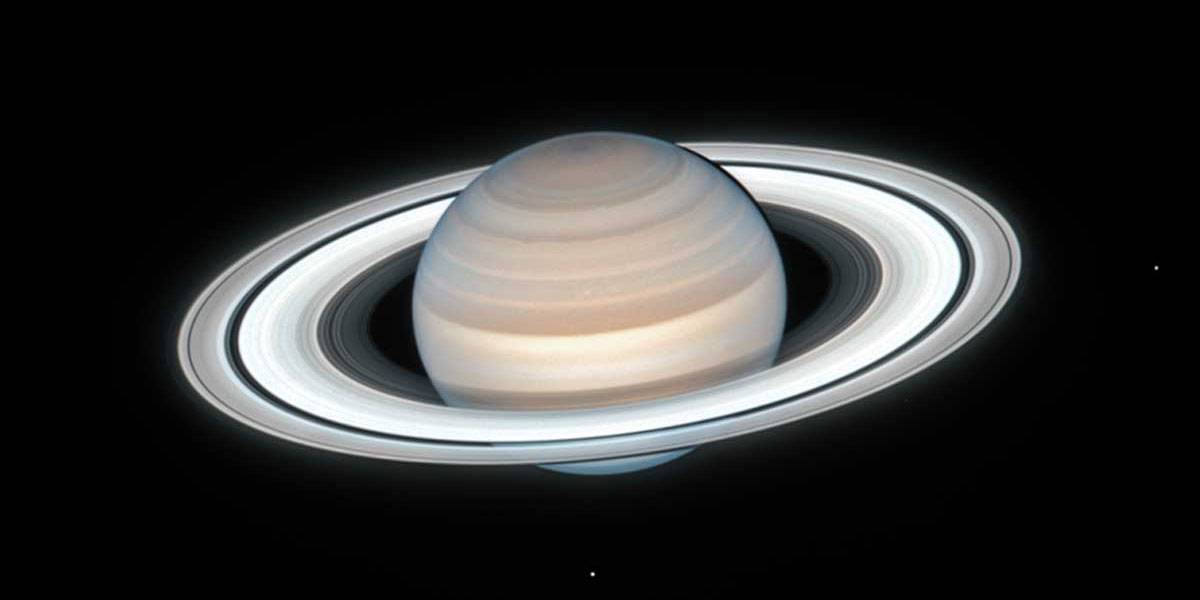  El telescopio Hubble aprovechó que Saturno se encuentra en su punto más cercano a la Tierra y captura una imagen impresionante. 