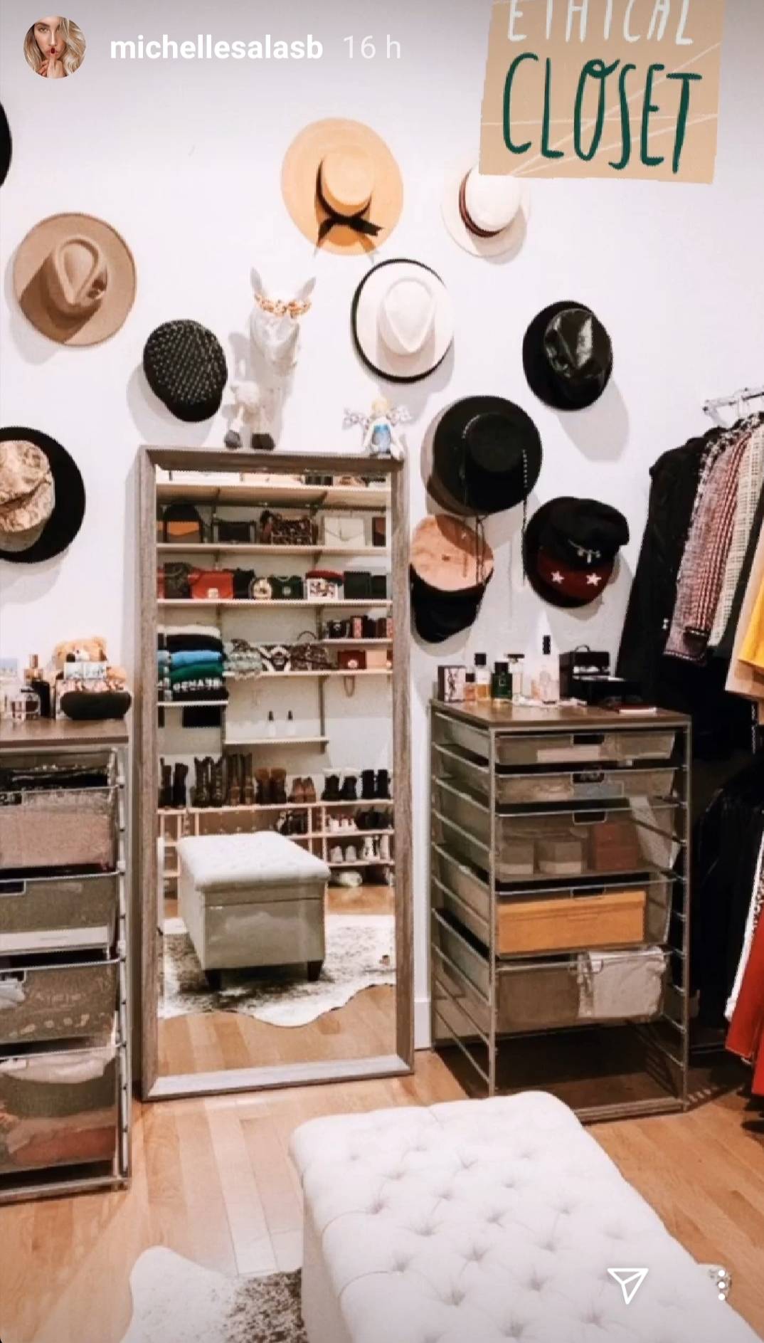 Michelle Salas abrió las puertas de su lujoso apartamento en New York y muestra su colección de zapatos de marca michelle salas