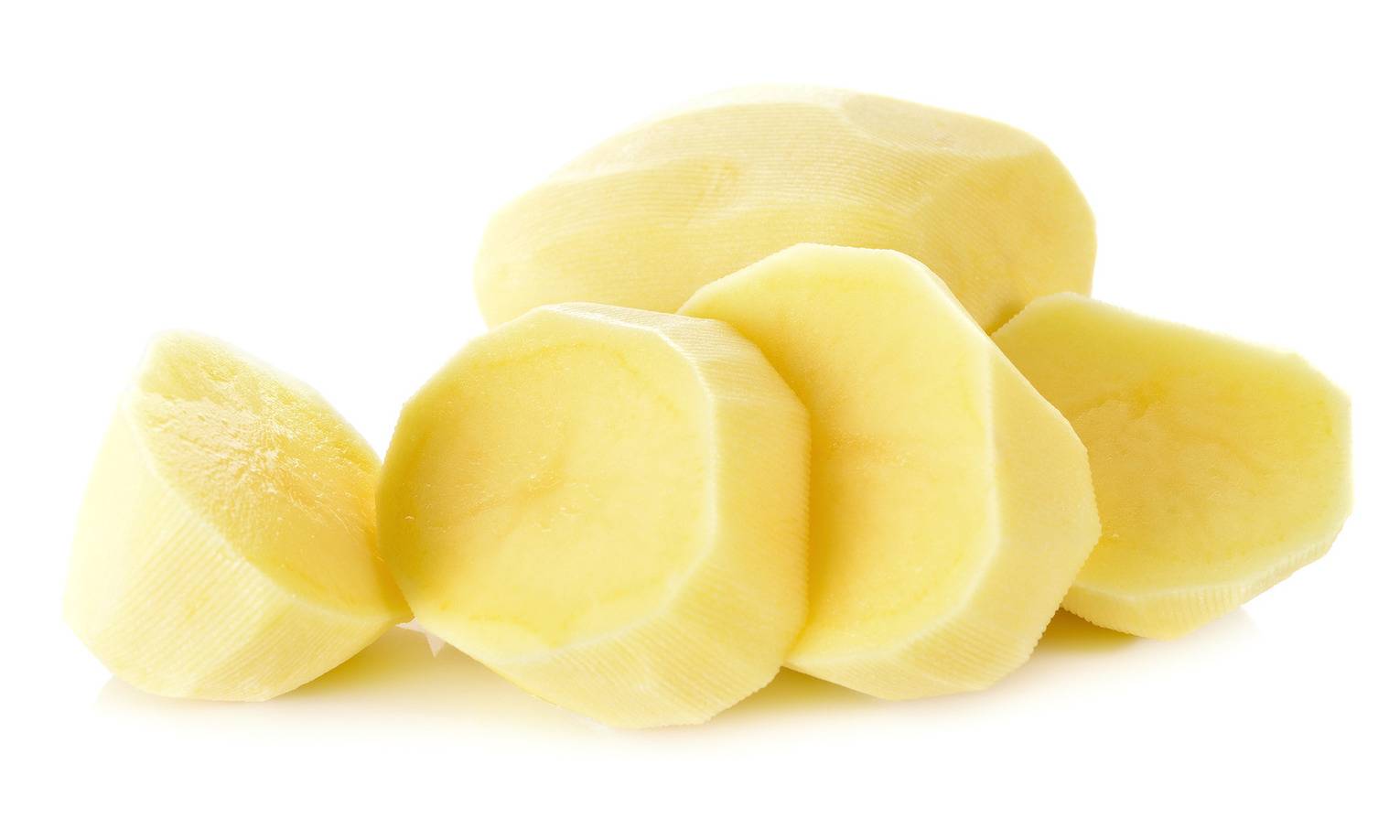 La patata pelada y en trozos es otro truco ideal para las comidas saladas Pasado de sal